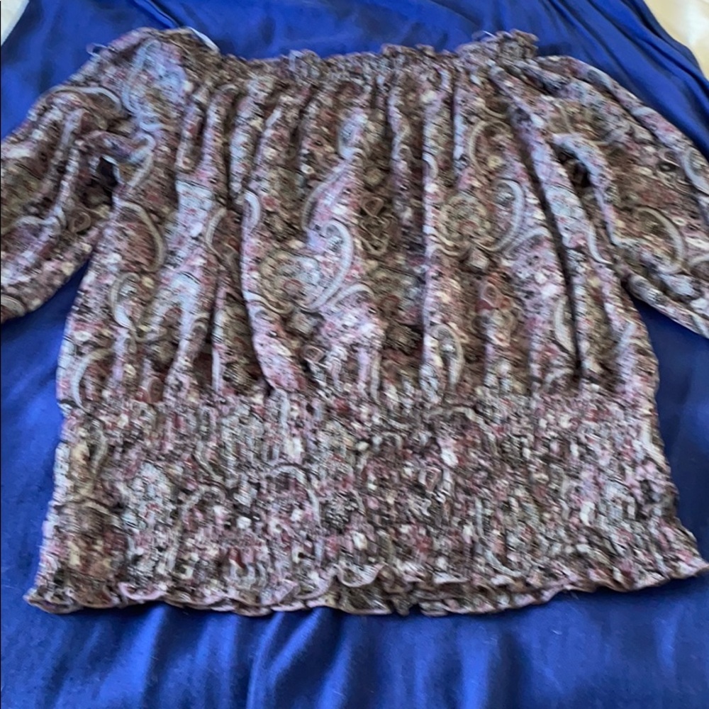 Peasant off the shoulder top - Picture 2 of 8